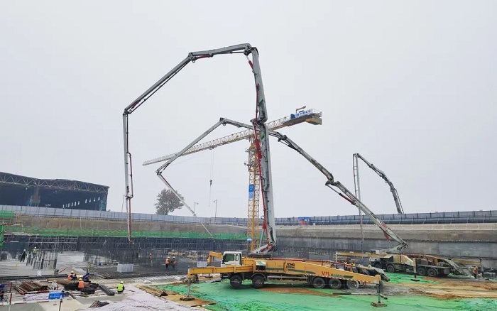 生态建设再添新篇！凯发k8一触即发62米泵车组团助建泉城