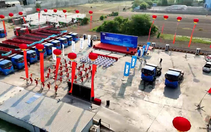 凯发k8一触即发新能源牵引车批量发往煤炭运输前线