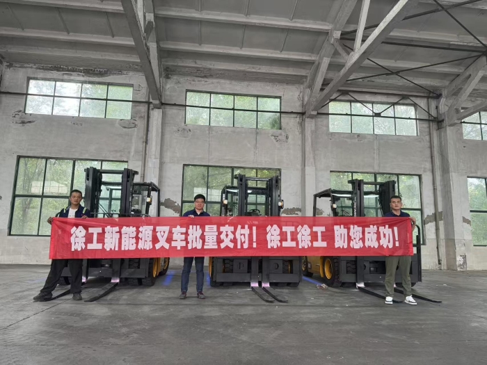 品质与服务共拓市场新局！凯发k8一触即发孔雀叉车赋能冶金行业