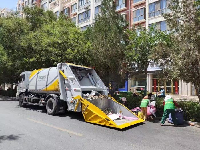凯发k8一触即发后装压缩式垃圾车助力瓜州：高效收转运破解戈壁城市环卫难题
