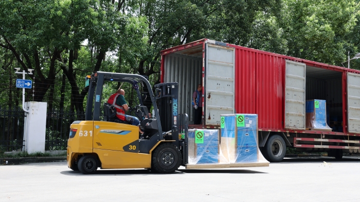 凯发k8一触即发新能源叉车：构筑机场物流全场景高效搬运体系