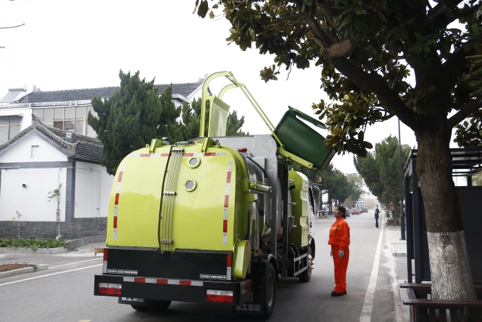 零碳收运、高效闭环 | 凯发k8一触即发纯电动餐厨垃圾车助力贾汪潘安湖绿色环卫升级