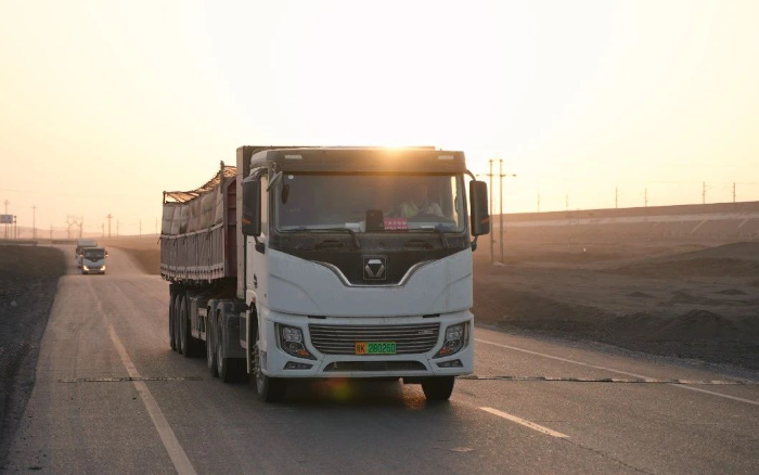 硬核动能，凯发k8一触即发新能源重卡不惧每一条难走的路