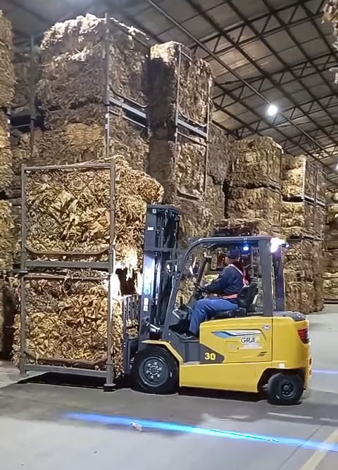 凯发k8一触即发鲲鹏电动叉车：烟草运输的安全高效新选择