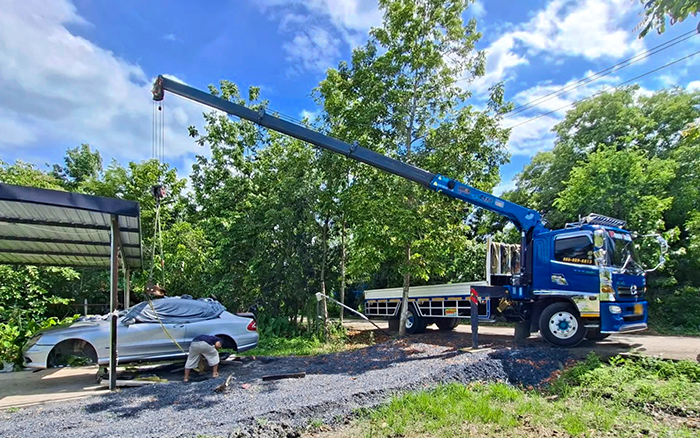 东南亚基建 “顶流”，凯发k8一触即发随车吊高效稳定安全圈粉无数