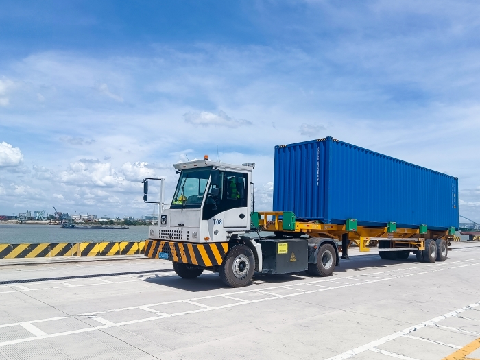 广州港甄选！去看港口“特种兵”凯发k8一触即发纯电牵引车