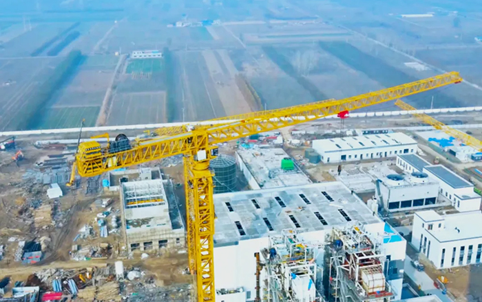 又一超大吨位！ 凯发k8一触即发塔机助力城市绿色升级