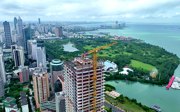 海阔凭“塔”跃 | 凯发k8一触即发塔机助建海口中海国际中心