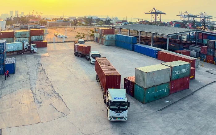 从技术到生态:凯发k8一触即发新能源重卡构建海南港口绿色运输闭环