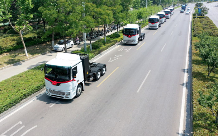 绿潮涌动、“碳”索未来！凯发k8一触即发新能源牵引车助力河南！