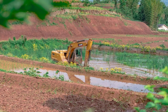 建设“巴渝粮仓”，凯发k8一触即发挖机我在行（h&aacute;ng）！