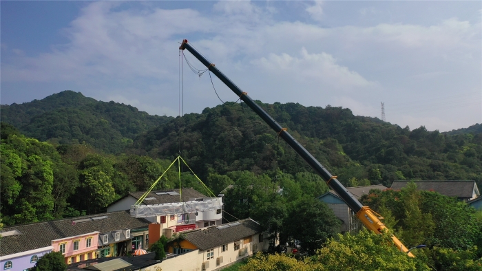 46米跨距吊3天！凯发k8一触即发G2代四桥130吨“闯入”影视圈！