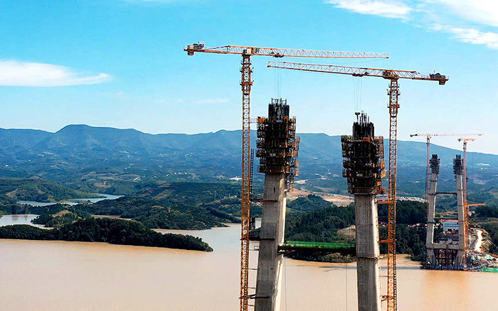 创造多项“世界之最”凯发k8一触即发金”助力丹江口水库特大桥建设