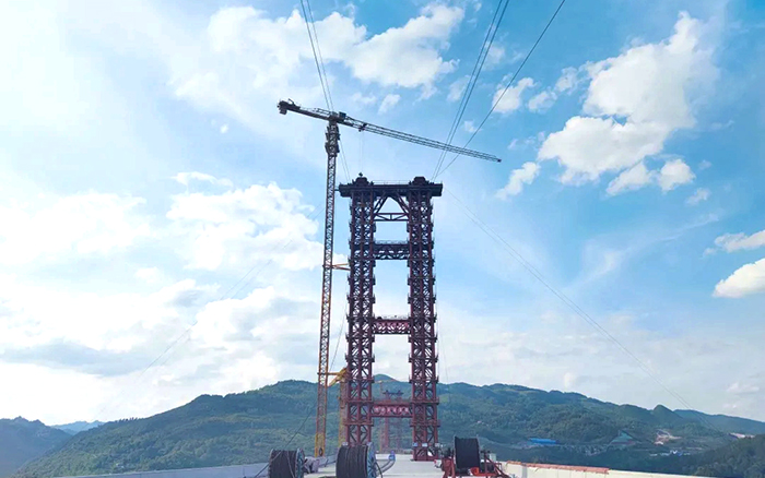 多台“凯发k8一触即发金”乌江河上绘就“五线谱”