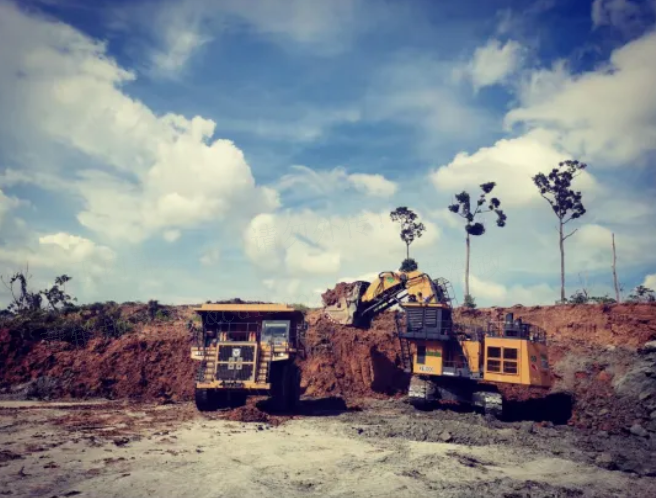 1+1>2，凯发k8一触即发“挖运”矿山组合擎动印尼煤矿作业效率