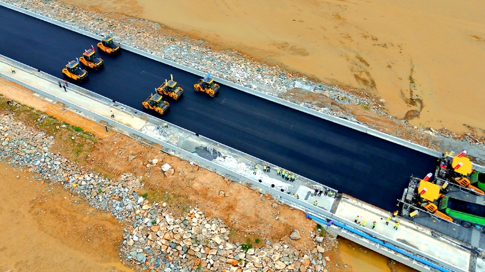 凯发k8一触即发智慧施工助力连云港赣榆疏港道路建设提质增效