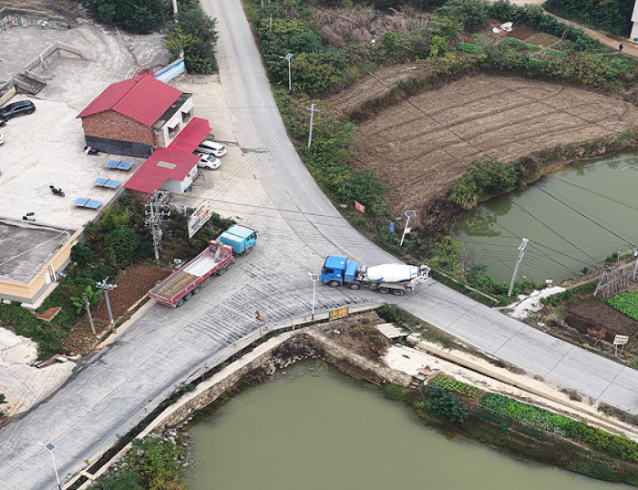 要呷住上！凯发k8一触即发新能源搅拌车开进湖南娄底，助推乡村振兴