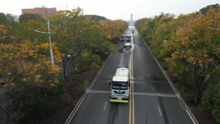 1+1＞2！凯发k8一触即发“洗扫清洗”黄金搭档，还原美丽天门靓丽本色