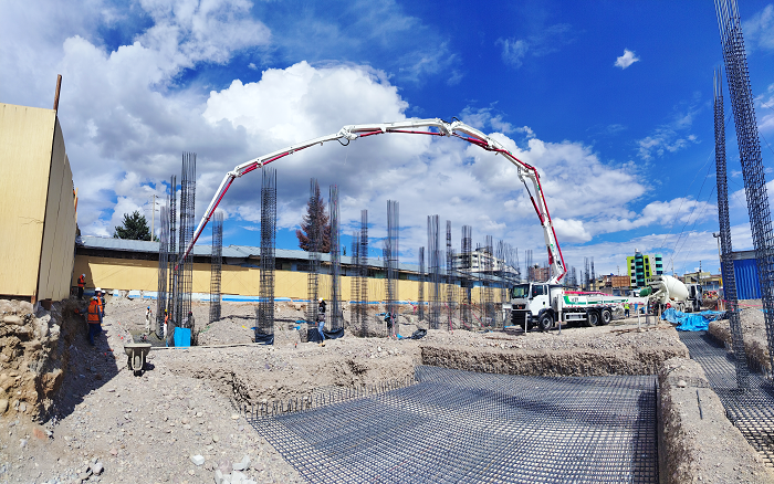 XS37泵车助建秘鲁厂房