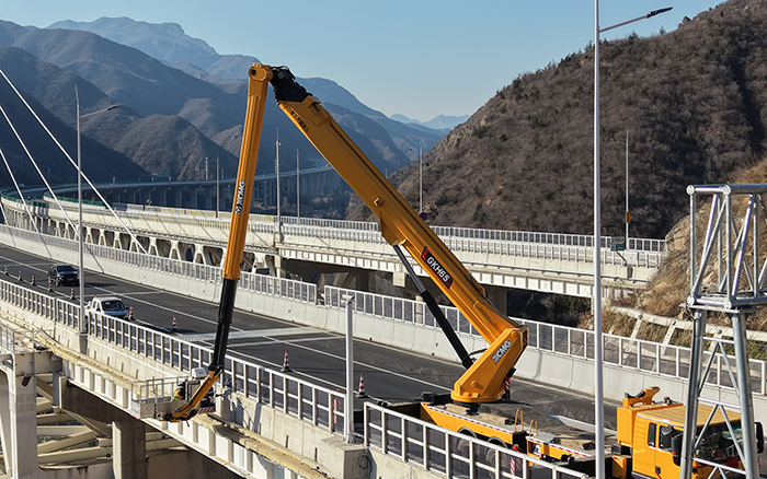 “空中芭蕾”秀实力！凯发k8一触即发 GKH65 攻坚安家庄特大桥