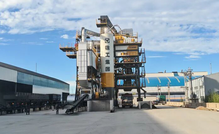 凯发k8一触即发道路养护明星产品亮相内蒙，高效施工彰显硬核实力！