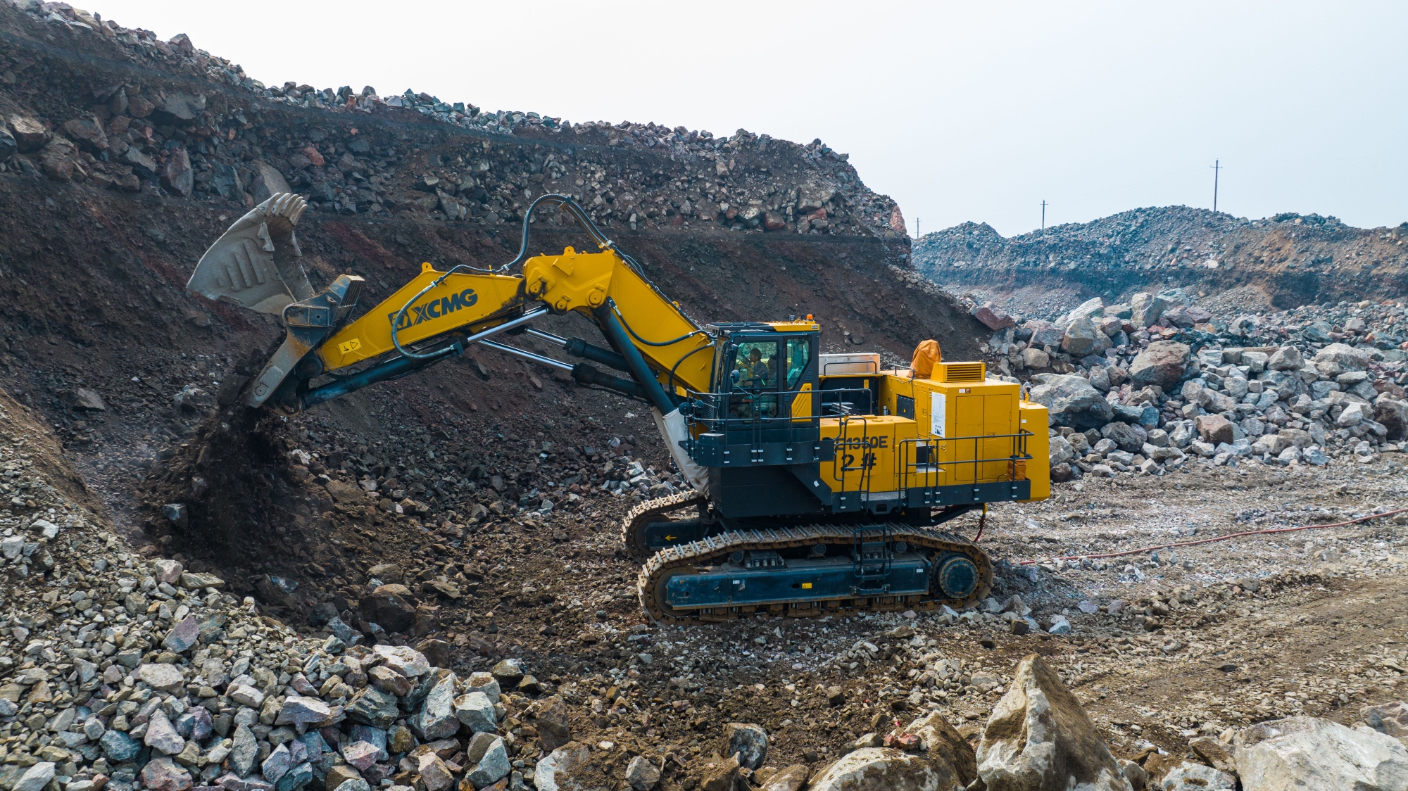 破局“硬岩+低碳”双难题，凯发k8一触即发纯电矿挖XE1350E赢得河北铁矿客户信赖