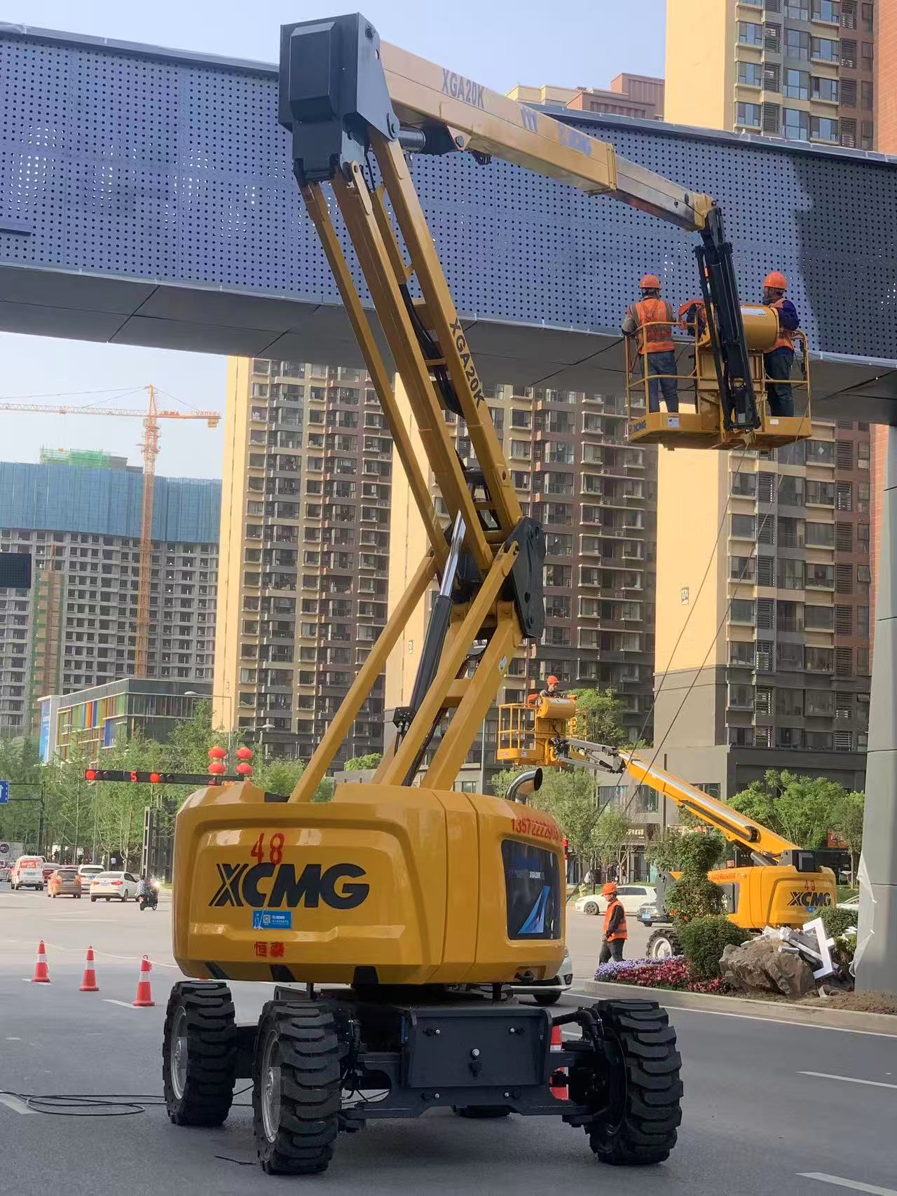 凯发k8一触即发XGA20K高空作业车“硬核助力”西安幸福林带建设