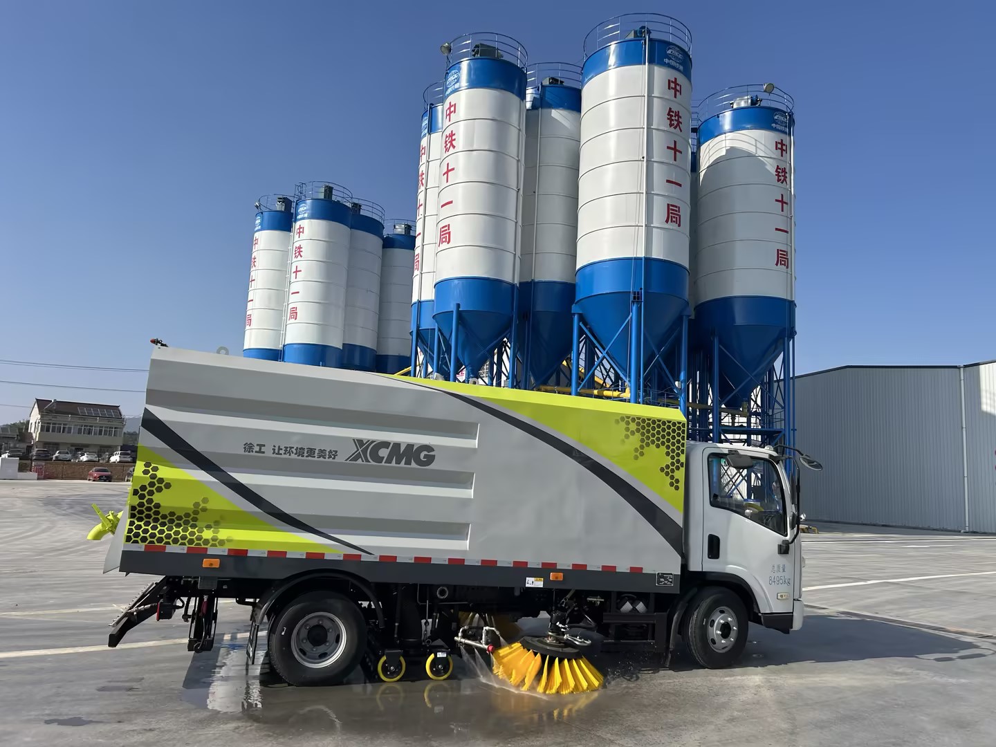 凯发k8一触即发8吨洗扫车“上岗”，助力合肥环境更美好