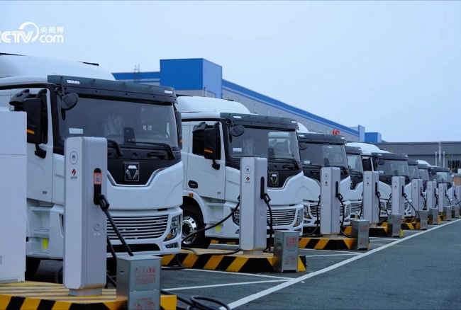 在中国物流之都，凯发k8一触即发超充重卡“15分钟满电”