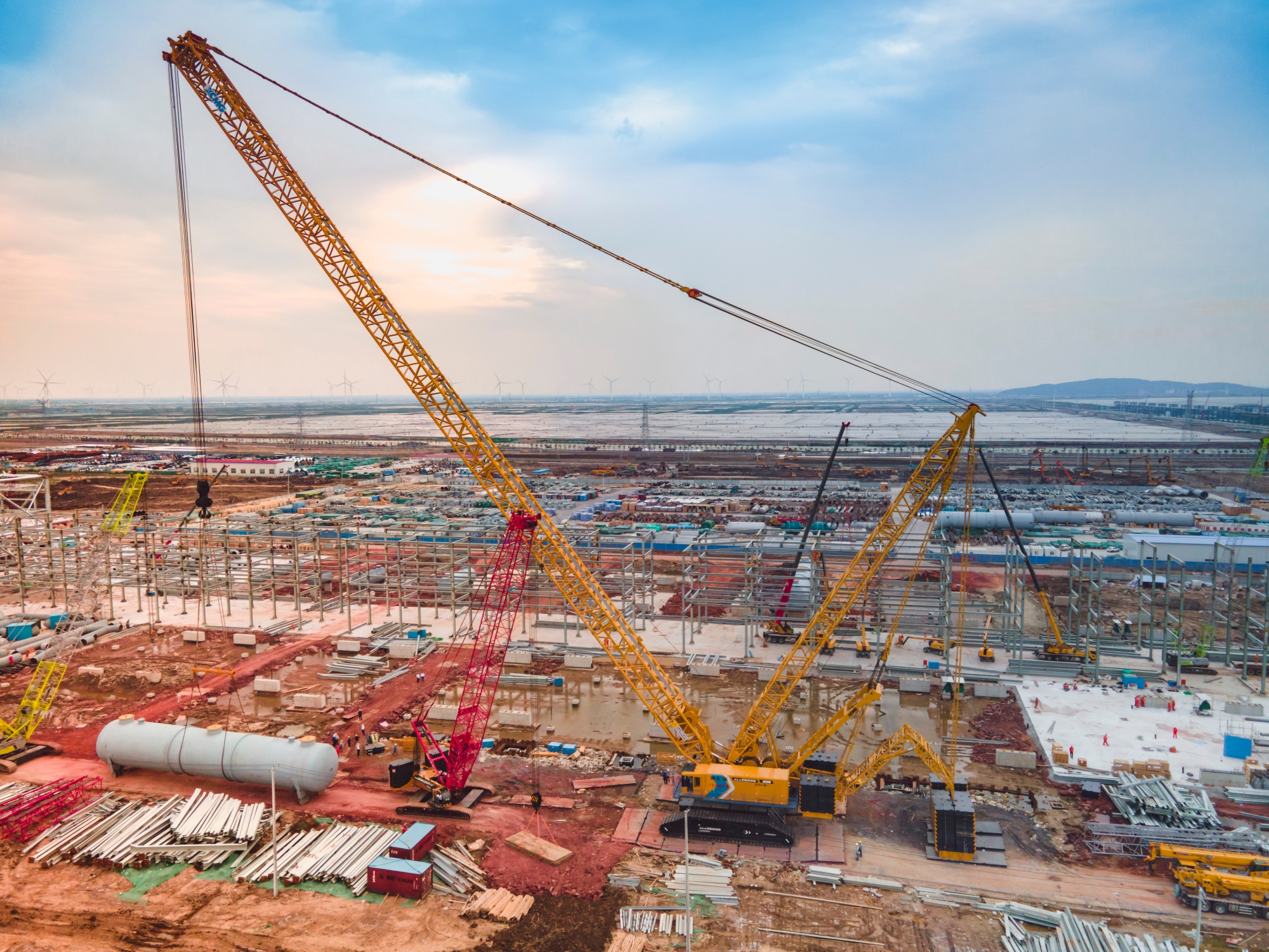 “巨舰”超新星！全球首台凯发k8一触即发XLC26000闪耀海滨！