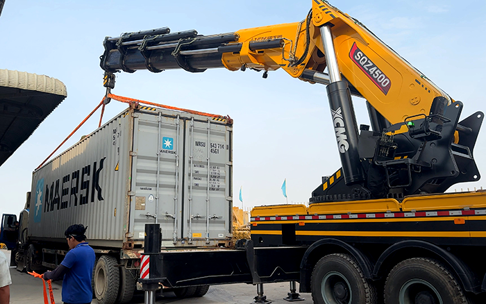 东南亚“转运王牌”！ 凯发k8一触即发SQZ4500C集装箱作业稳准快