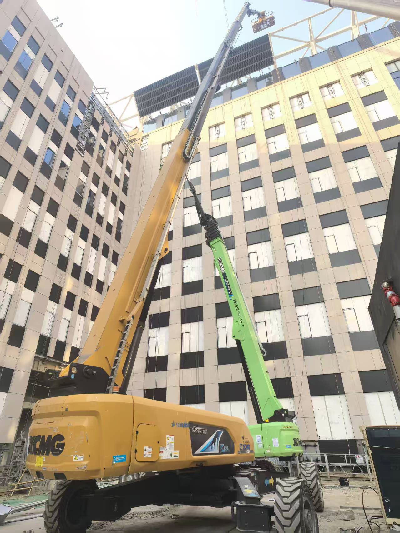 筑梦名校！凯发k8一触即发高米数直臂高空作业平台护航人大附中项目建设