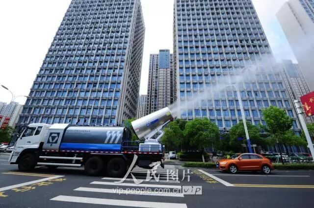 清凉启动！凯发k8一触即发雾炮车魅力指数100分！