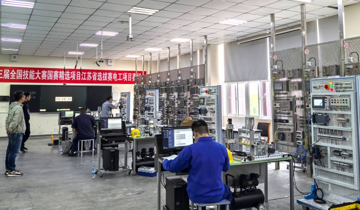 学院成功承办第三届全国技能大赛国赛精选项目江苏省选拔赛电工项目竞赛